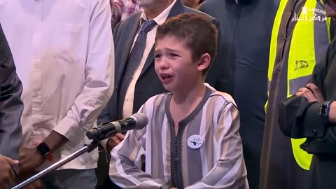 very heart touching moment when young boy cries while speaking for islam