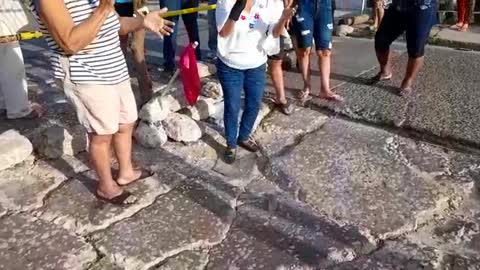 “Cráter” obligó a vecinos de Zaragocilla a cerrar la avenida El Consulado