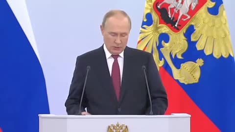 Putin calls on Kyiv to "immediately" cease military action, and vows to protect the annexed lands.