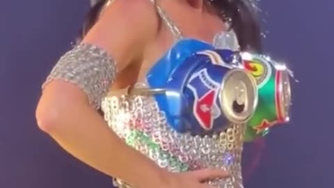 Katy Perry goes viral for mid-concert eye _glitch_ _ USA TOD