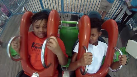 kid cries for Mom on slingshot ride