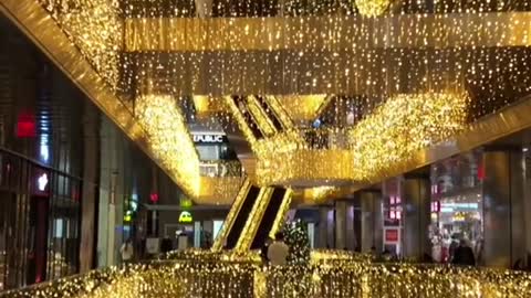 HUDSON YARDS XMASDECORATIONS