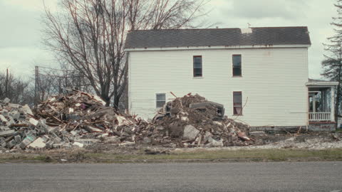 Portsmouth Ohio: Train and Wind