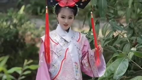 Oriental temperament beauty imitation show is so funny