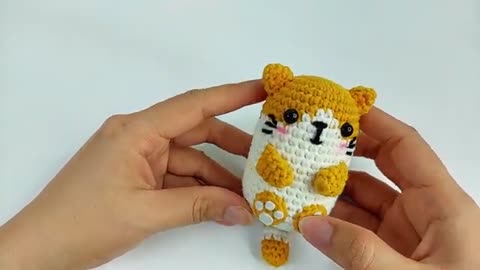 Crochet Cat - Cute And Easy Amigurumi Cat Keychain Pattern