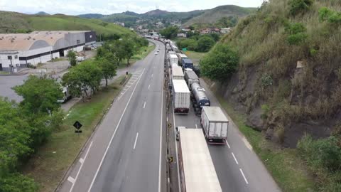 Truckers block highway after Bolsonaro defeat in Brazil election | AFP