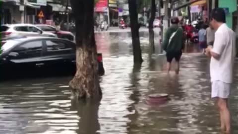 97,000 houses went under water! Disaster in Asia, flooding in Da Nang, Vietnam
