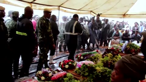 Malawi families hold mass funeral for cyclone victims