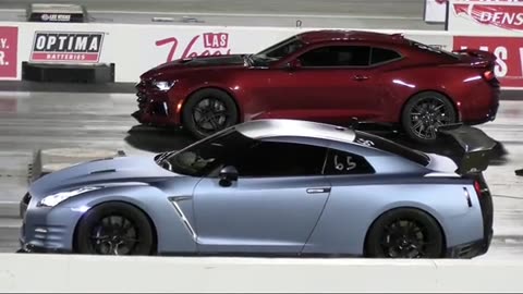 Drag race NISSAN GT-R R35 vs CAMARO ZL1