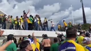 BREAKING: ENORMOUS CROWD – TENS OF THOUSANDS of Brazilians Descend on Brasilia