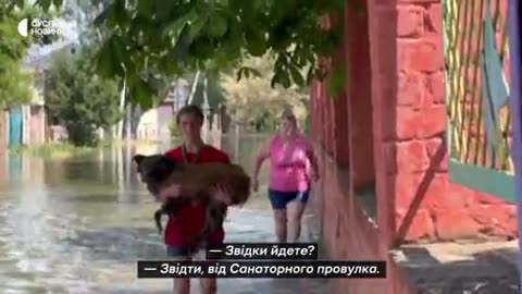 KHERSON PEOPLE EVACUATING THEIR PETS