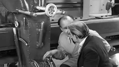 Charlie Chaplin showing the Digitalisation and Robotisation AI agenda in 1936