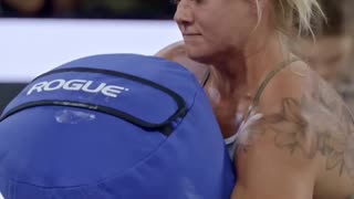 Dani Speegle 250LB Strongman Sandbag to Shoulder | 2022 CrossFit Games