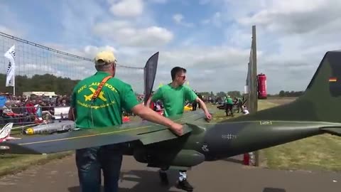 HOMEMADE XXXL TRANSALL C-160 RC SCALE AIRPLANE WITH TUG DEMONSTRATION FLIGHT