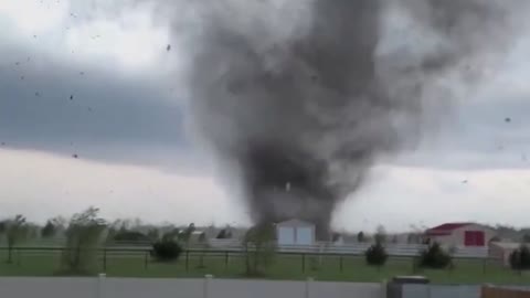 Tornado destruction sound - close violent tornado sound