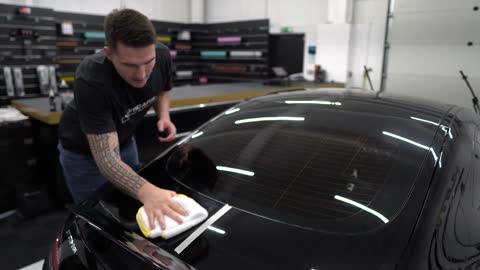 POLISHING A CAR