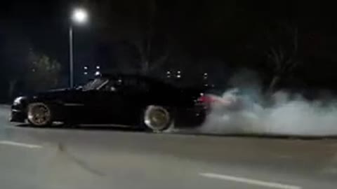 Nissan skyline Doin skids🔥🔥