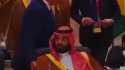 Trump and Crown Prince MBS Share a Laugh: The Real Boss is Back! 😎