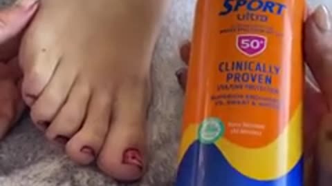 Remove permanent marker stains in under 30 seconds!! 🤯…