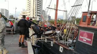 Reflotan galeón Bucanero en la bahía de las Ánimas