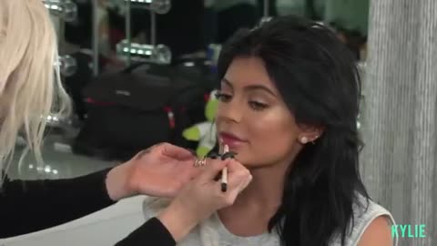 KYLIE GLAM: Going Back to My "Classic Kylie" Look