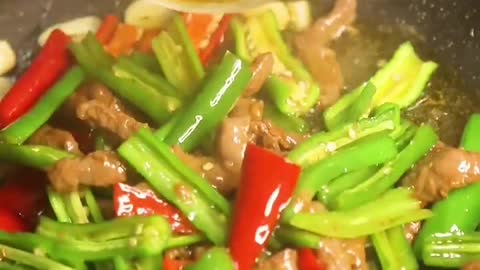 Follow me to learn how to make fried beef with green pepper, and the meal is delicious