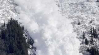 Absolutely beautiful demonstration of avalanche control