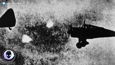 Must See! FIRST UFO Photos Ever Captured Revealed