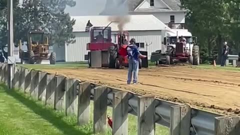 Caznenovia Wi, Definitely Hooked Allis Chalmers 190 XT