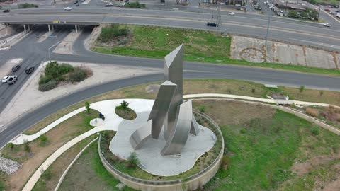 Drone video - "Tribute to Freedom" sculpture