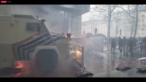 HAPPENING: Unrest erupts during protest against COVID mandates in Brussels, Belgium