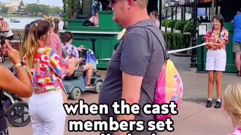 whenthe cast members set