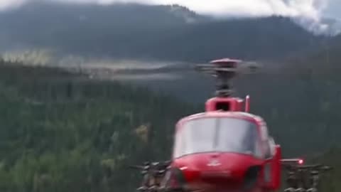 Camera creates bizarre slow motion effect of air ambulance rotors