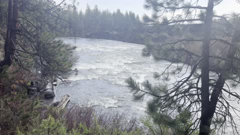 The White Rips of Deschutes River – Central Oregon – 4K