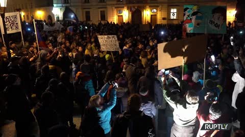 Czech Republic: Thousands march through Prague against compulsory vaccination - 12.12.2021