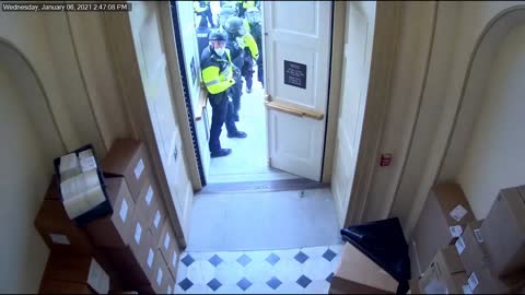 A Closer Look at the Capitol Building's Side Door (January 6th) - The Police were in on it!