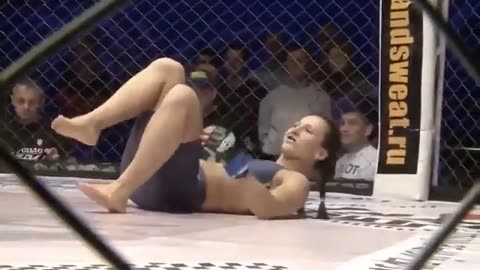 Womens cage fighting
