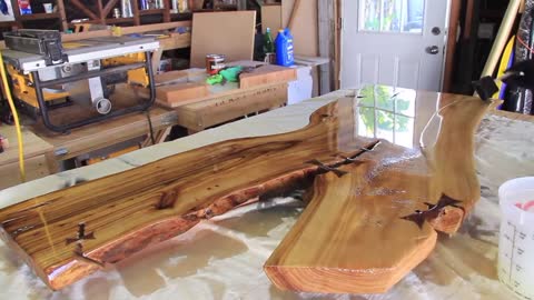 Resin & Wood Live Edge Coffee Table | DIY Furniture Ideas