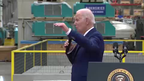 Biden claims he "watched that bridge collapse" in Pittsburgh: "I got there and saw it collapse!"