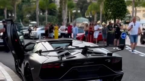 Lamborghini Aventador .