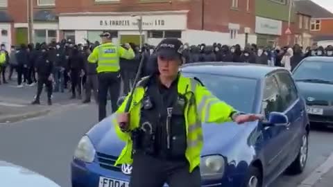 Muslims and Hindus clashing again in Leicester, England.