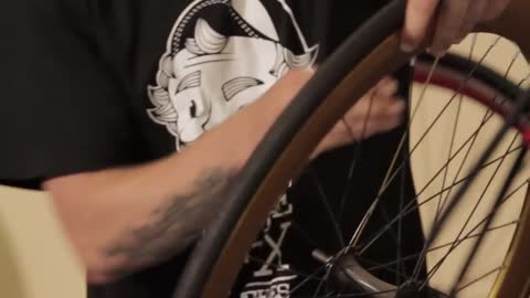 How to FIX your bike ON YOUR OWN! ( flat tire )