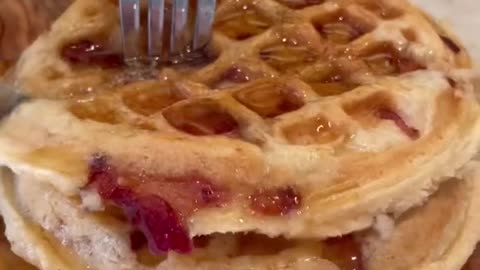 11_Bacon waffles 😮💨 #grubspot #bacon #waffles #breakfast #food #foodtiktok