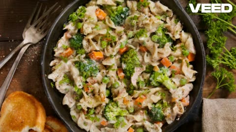 One Pot Cheesy Chicken Alfredo with Broccoli