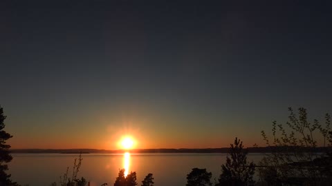 Timelapse del atardecer en Noruega: ¿la Tierra gira o el Sol se mueve?