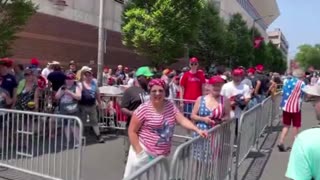 1,000 Trump supporters turn out early in deep blue Philly