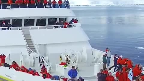 this big boat hit the ice