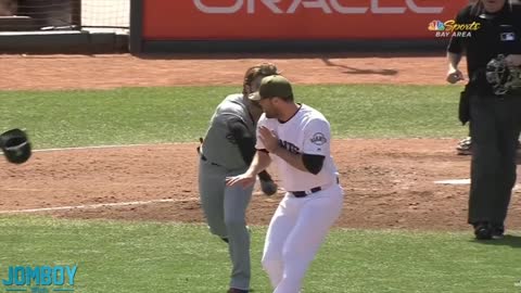 Bryce Harper and Hunter Strickland throw punches at each other, a breakdown