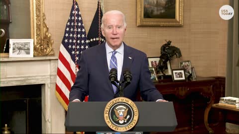 Biden slams Trump, honors Jan. 6 police officers