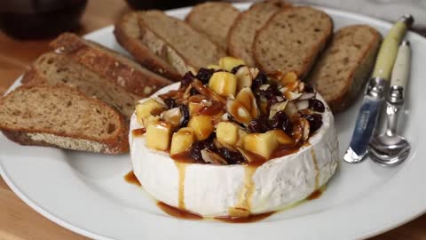 Caramel Apple Baked Brie